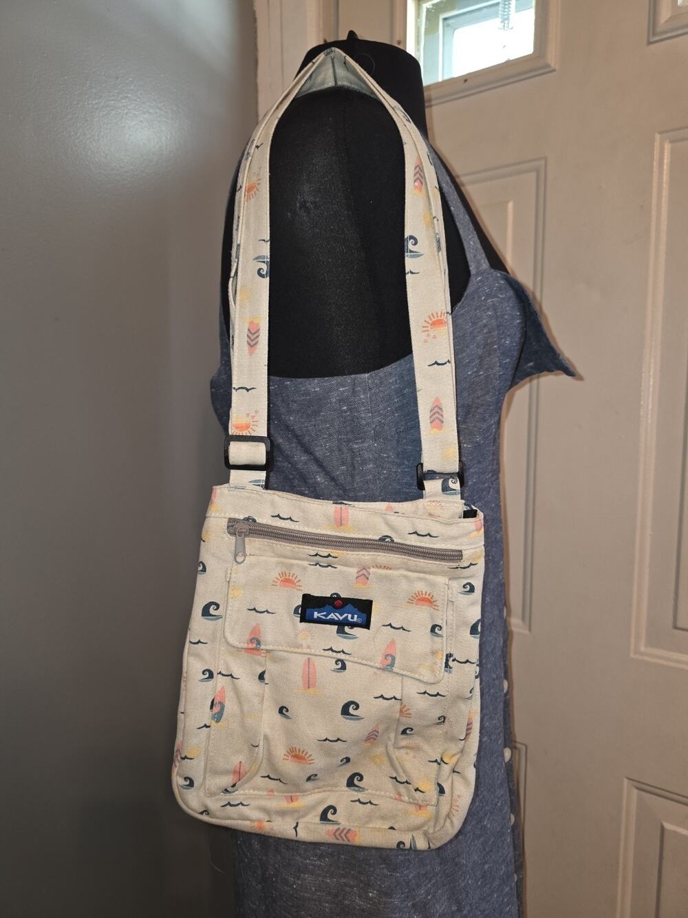 Kavu Keeper Crossbody Gray Aztec Geometric Canvas Adjustable Bag Gorpcore